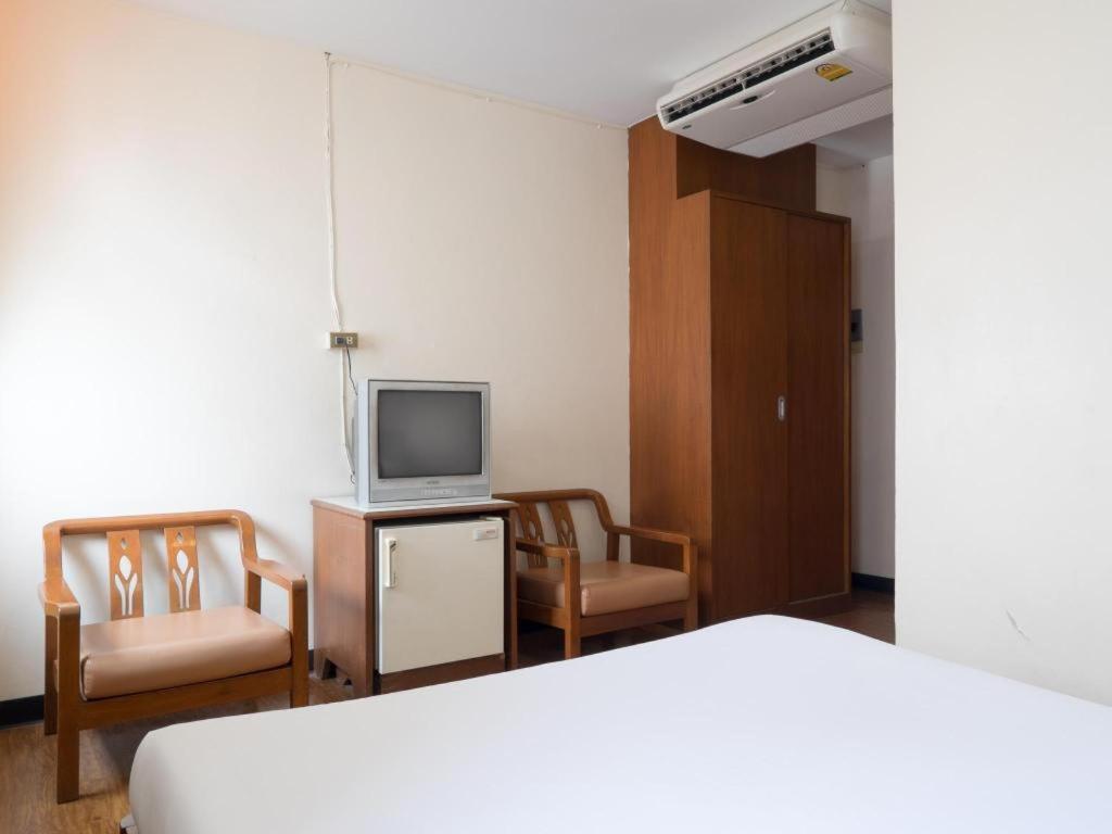Muangphol Mansion 3* Бангкок